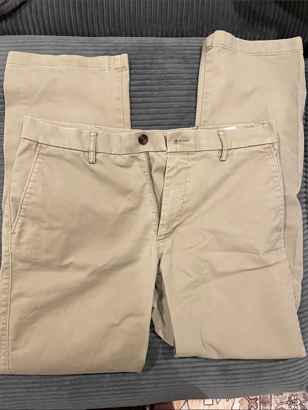 Men's Haggar Straight Fit 32x32 Beige Chino Pants